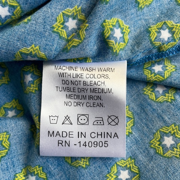 Wonder Woman Woven Shirt DC Comics Medium - Picture 6 of 7